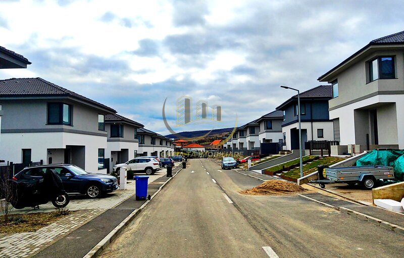 Corusu, de vanzare casa in ansamblu rezidential, 120 mp.